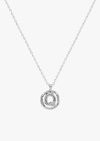 Q / PLATA  THE IDENTITY