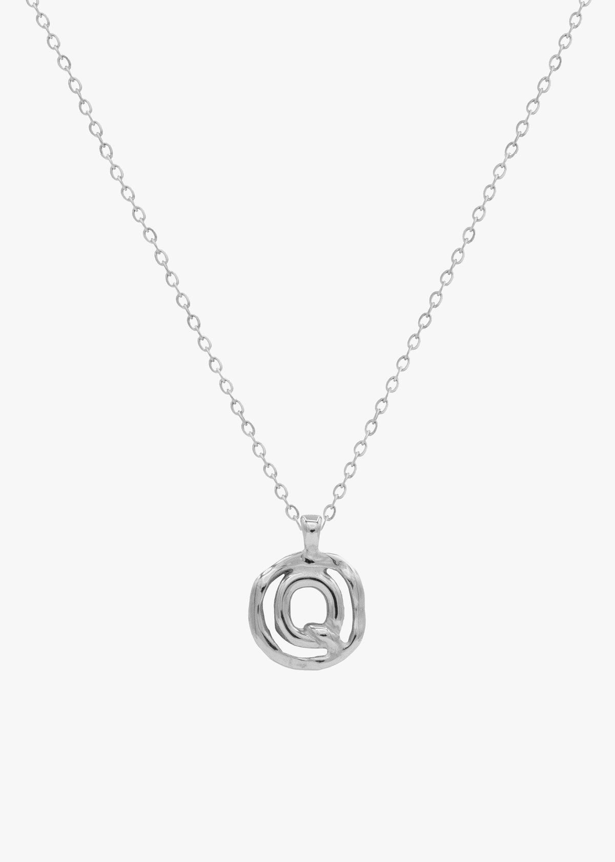 Q / PLATA  THE IDENTITY